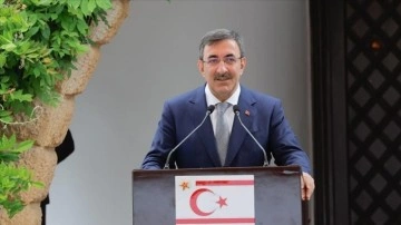 Cevdet Yılmaz: Tarih bilgisinden yoksun toplumlar nereye gideceğini bilemez