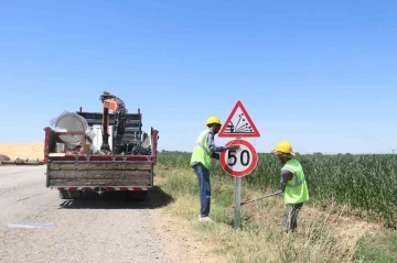 Ceylanpınar’da trafik levhaları yenilendi
