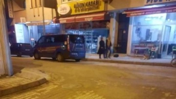 Cezaevine naklediliyordu 'acıktım' dedi, yemek molasında firar etti!