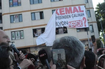 CHP Lideri Kılıçdaroğlu’na pankart şoku
