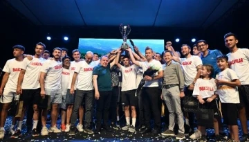 Çiftçi Kupası Futbol Turnuvası'nda kupa Başkan Böcek'ten