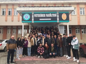 Çıldır Anadolu Lisesi ve İmam Hatip Lisesi öğrencileri Kars gezisinde