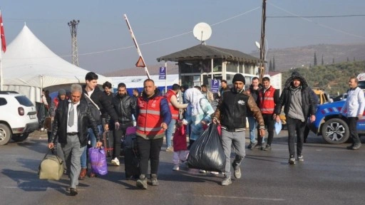 Cilvegözü'nden Suriyelilerin ülkelerine gidişleri sürüyor