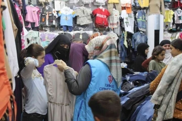 Cizre’de bin 500 yetim çocuğa bayramlık yardımı
