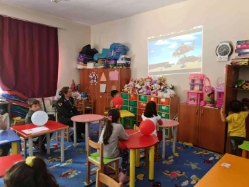 Çocuklar jandarma teşkilatının tanıtımı yapıldı
