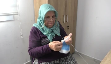 Çocukluk hayali olan okuma yazmayı 86 yaşında öğrendi
