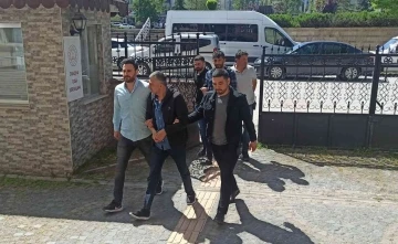 Çok miktarda uyuşturucu ile yakalanan 2 kişi adliyede
