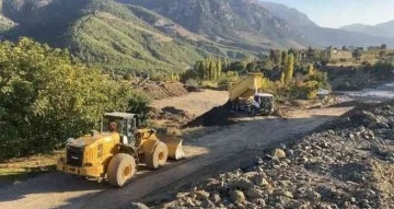 Çöken Pozantı-Çamardı karayolu yeniden yapılıyor