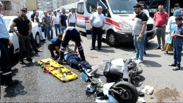 Çorlu’da iki motosikletin kafa kafaya çarpıştığı feci kaza kamerada: 3 yaralı
