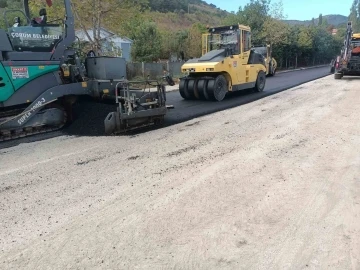 Çorum Belediyesinden Laçin’e bin 500 ton asfalt
