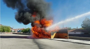 Çorum’da köy pazarında yangın
