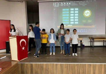Çukurca’da okullar arası bilgi yarışması yapıldı
