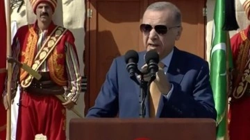 Cumhurbaşkanı Erdoğan Ahlat'ta konuştu! Suriye'ye operasyon mesajı: Bir gece ansızın...