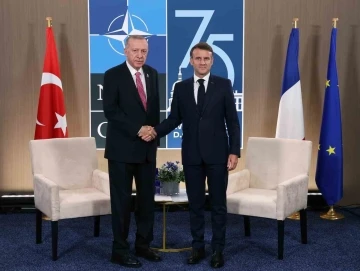 Cumhurbaşkanı Erdoğan, Fransa Cumhurbaşkanı Macron ile görüştü
