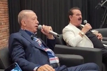 Cumhurbaşkanı Erdoğan, İbrahim Tatlıses ile birlikte türkü söyledi