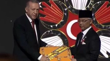 Cumhurbaşkanı Erdoğan, Malezya Kralı Billah Şah’a Devlet Nişanı tevcih etti