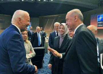 Cumhurbaşkanı Erdoğan, NATO Zirvesi’nde Biden ile sohbet etti
