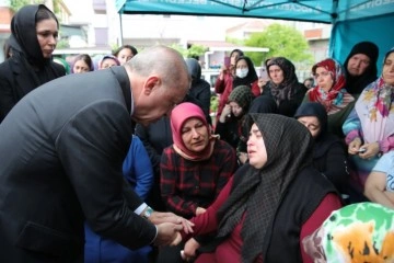 Cumhurbaşkanı Erdoğan, otobüs kazasında ölen gencin cenazesine katıldı