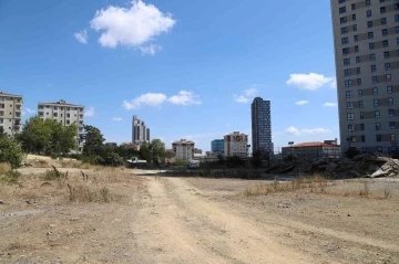 Cumhuriyet Kent Meydanı Projesi’nde ilk kazma vuruldu
