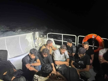 Datça’da 13 düzensiz göçmen yakalandı
