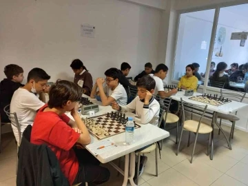 Datça’da öğrenciler satrançta şampiyonluk için mücadele ediyor
