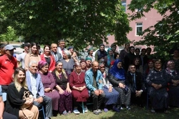 DATÜB heyeti Ukrayna’dan tahliye edilen Ahıska Türkleri ile Edirne’de bir araya geldi
