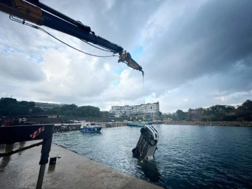 Denize düşen otomobildeki 2 kişi öldü