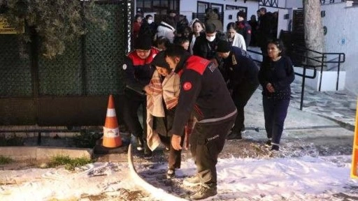 Denizli'de engelli bakım merkezinde yangın; 78 kişi tahliye edildi