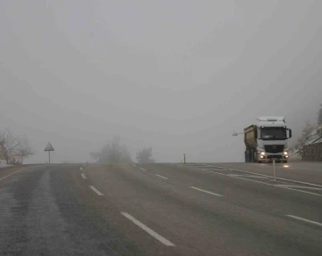 Denizli’de etkili olan sis görüş mesafesini düşürdü
