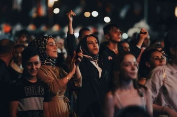 Denizlililer festivalin ikinci gününde doyasıya eğlendi
