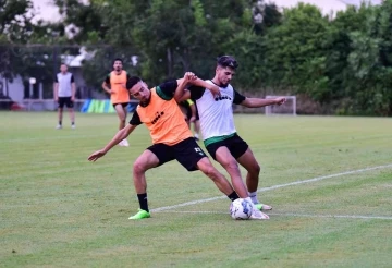 Denizlispor, ligin ilk maçına tam kadro hazırlanıyor
