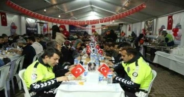 Deprem bölgelerindeki polisler iftar sofrasında buluştu