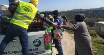 Deprem bölgesinde yardımlar itinayla dağıtılıyor