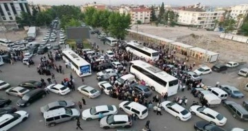 Deprem bölgesinden ilk hac kafilesi uğurlandı