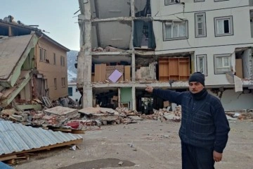 Depremde 3 evi ve 1 dükkanı yıkılan Güzelöz: 'Can kaybı olmadığından dolayı çok memnunuz'