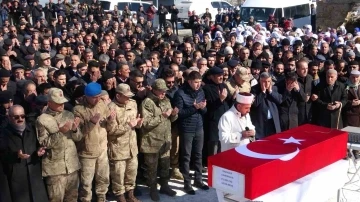 Depremde hayatını kaybeden Vanlı asker son yolculuğuna uğurlandı
