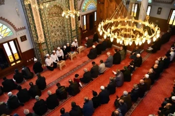 Depremde hayatını kaybedenler için Kur’an okundu
