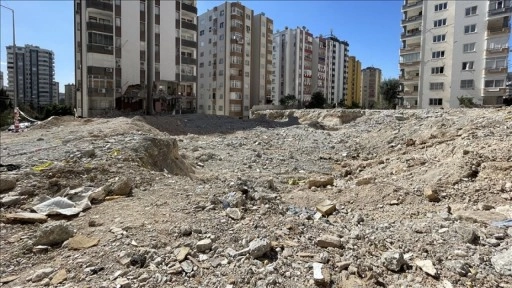 Depremde yıkılan Ekim Apartmanı'na ilişkin yeni bilirkişi raporu hazırlandı