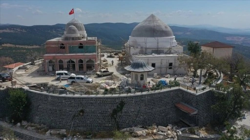 Depremde yıkılan Hazreti Ukkaşe Türbesi yeniden yapılıyor