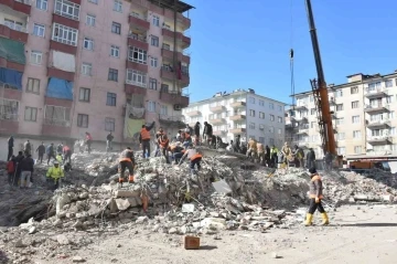 Depremden etkilenen vatandaşlar için seferberlik
