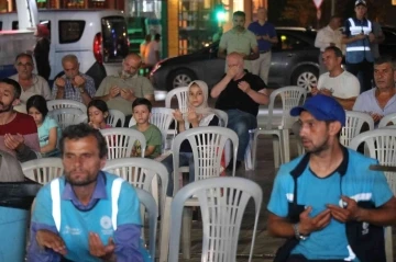 Depremin 23’üncü yılında eller semaya açıldı, hayatını kaybedenler anıldı
