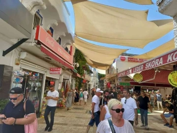 Depremin hissedildiği Bodrum’da hayat normal olarak devam ediyor
