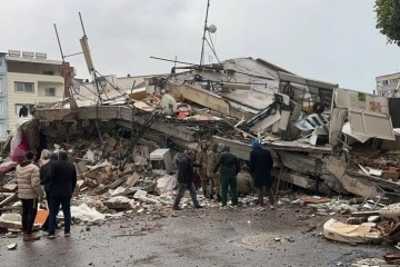 Depremin ilk saatlerinde askerin sahada olduğu görüntüler ortaya çıktı