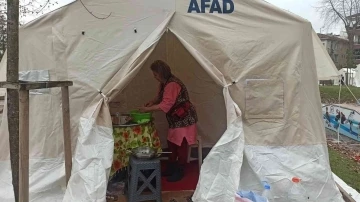 Depremin üstünden 10 gün geçti, korkusu hala sürüyor
