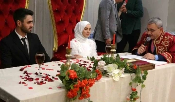 Depremzede çifte Kütahya’da nikah sürprizi
