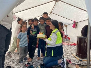 Depremzede Hasan ve Ahmet’e Osmaniye Belediyesinden doğum günü sürprizi
