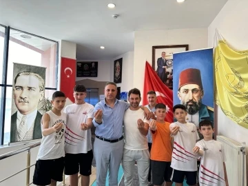 Dereceye giren güreşçilerden Osmanlı Ocakları Genel Başkanı Canpolat’a ziyaret
