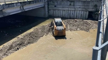 Derede temizleme çalışması başladı
