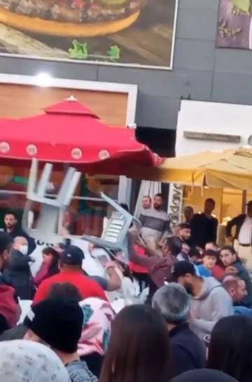 DEVA Partisi iftarında kavga: Sandalyeler havada uçuştu
