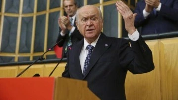 Devlet Bahçeli meydanlara iniyor